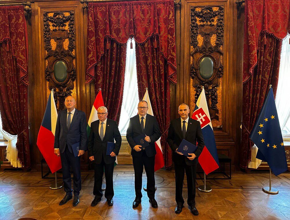 V4_stojaci.JPG - popis k obrázku nebol zadaný